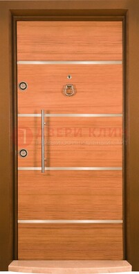 Коричневая входная дверь c МДФ панелью ЧД-11 в частный дом в Твери