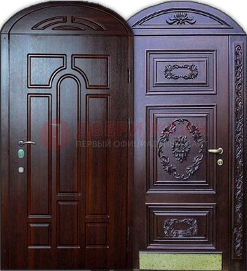 Стильная железная арочная дверь с декоративным элементом ДА-24 в Твери