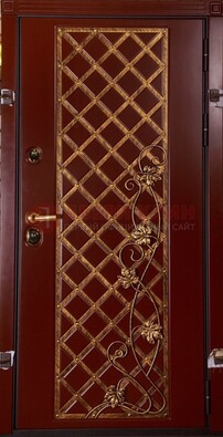 Бордовая металлическая дверь с ковкой ДК-10 для квартиры в Твери