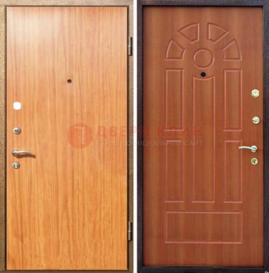 Светлая железная дверь с ламинатом МДФ внутри ДЛ-15 в Твери