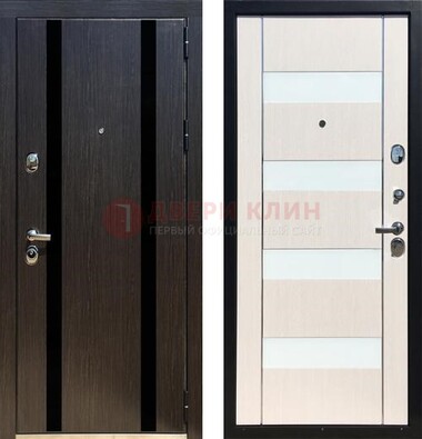 Черная железная дверь с МДФ и декоративными вставками ДМ-157 в Твери