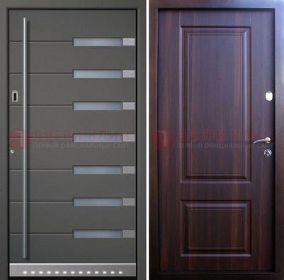 Темная металлическая дверь c остекленным МДФ ДМ-237 в Твери