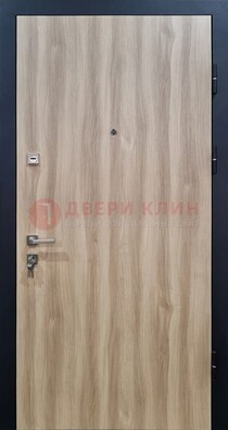 Светлая металлическая дверь с МДФ ДМ-340 в Твери