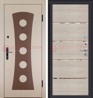 Светлая металлическая дверь с МДФ в квартиру ДМ-365 в Твери