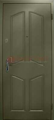 Зеленая стальная дверь с МДФ ДМ-49 в дом в Твери