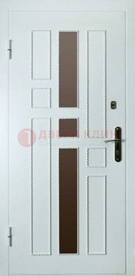 Белая стальная дверь с МДФ и декоративными вставками ДМ-62 в Твери