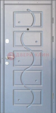 Белая входная дверь с МДФ ДМ-66 в Твери
