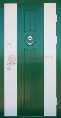 Зеленая стальная дверь с МДФ с декоративными вставками ДМ-77 в Твери