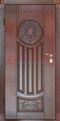 Темная стальная дверь с массивом дуба с рисунком ДМД-19 в Твери