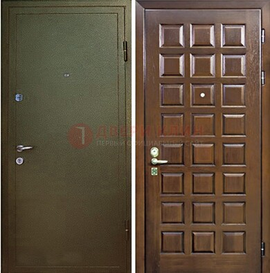 Зеленая входная дверь с порошковым окрасом ДП-64 в Твери
