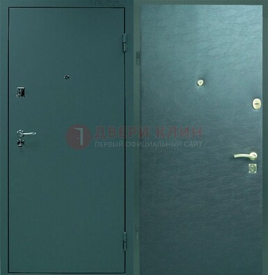 Зеленая стальная дверь с порошковым покрытием ДП-93 в Твери