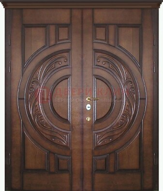 Утепленная коричневая стальная парадная дверь ДПР-51 в Твери