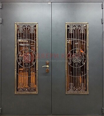Входная металлическая парадная дверь со стеклом и ковкой ДПР-81 в Твери