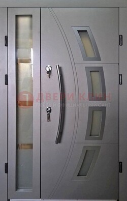 Серая железная дверь для дома со стеклом ДС-17 в Твери