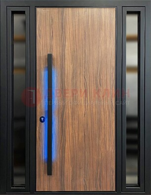 Коричневая металлическая дверь со стеклом ДС-69 в Твери