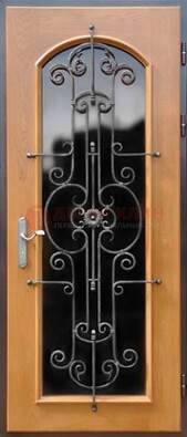 Морозостойкая дверь со стеклом темного цвета и ковкой ДСК-63 в Твери