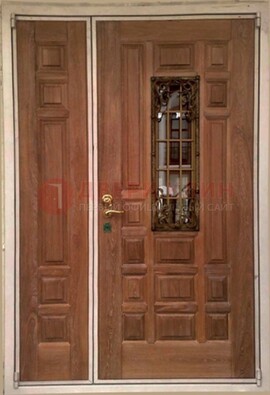 Стальная дверь со стеклом и ковкой ДСК-68 в общественное здание в Твери