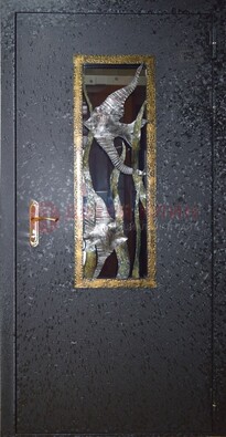Металлическая дверь со стеклом и ковкой ДСК-82 для крыльца в Твери