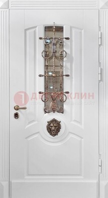 Белая металлическая дверь с виноритом и стеклом с ковкой ДВТ-165 в Твери