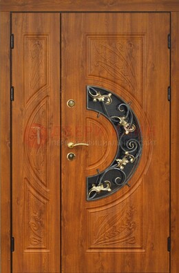 Входная дверь цвета золотой дуб с виноритом и ковкой ДВТ-176 в Твери