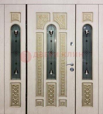 Светлая железная дверь с МДФ и витражом ВЖ-34 в Твери